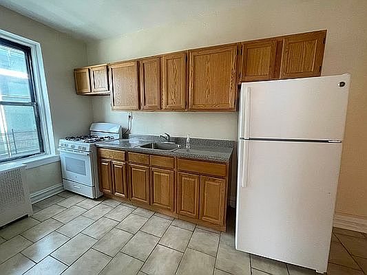 5th image of 42-37 Union St #26B