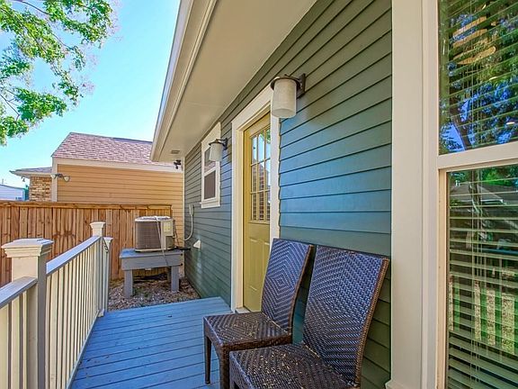 5th image of 3219 Belfort St