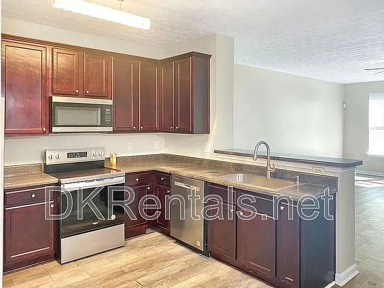 4141 High Park Ter — Photo 2