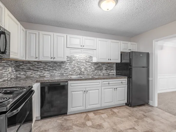 Regency Square Apartments