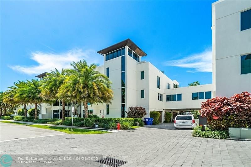 1st image of 242 Shore Ct #242