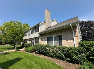 1443 Laurel Oaks Dr, Streamwood, IL