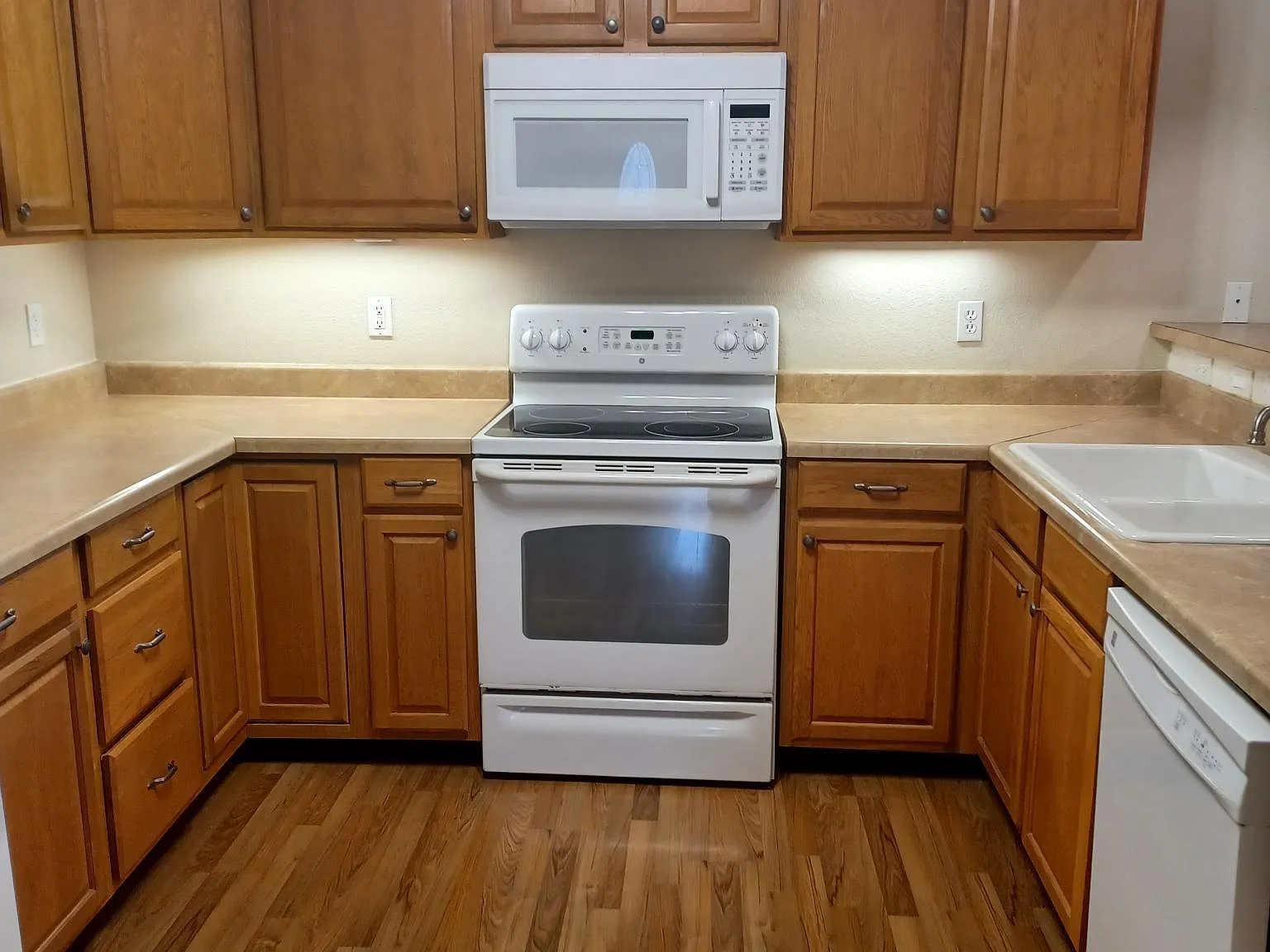 2 bed, 1224 sqft, $1,800 — Photo 4