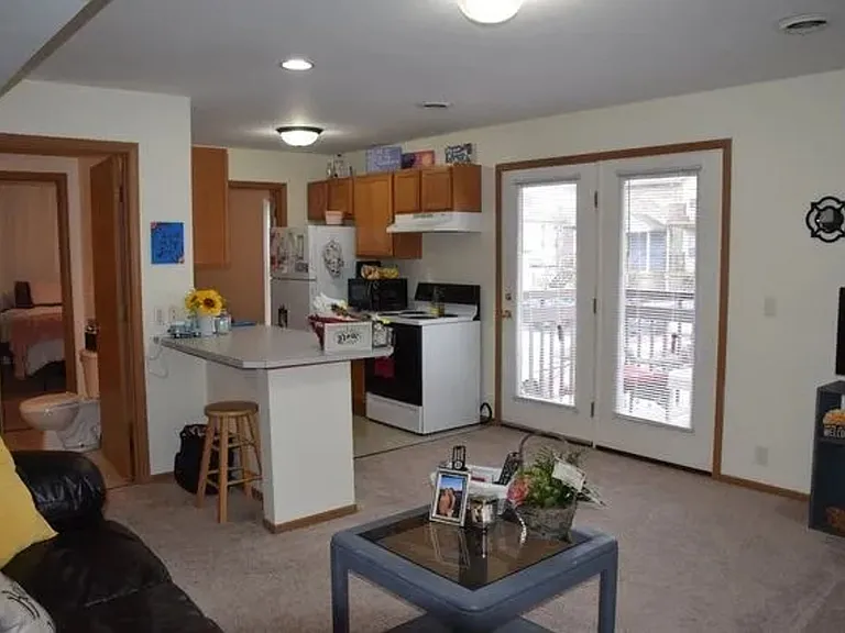 622 Elm St — Photo 15