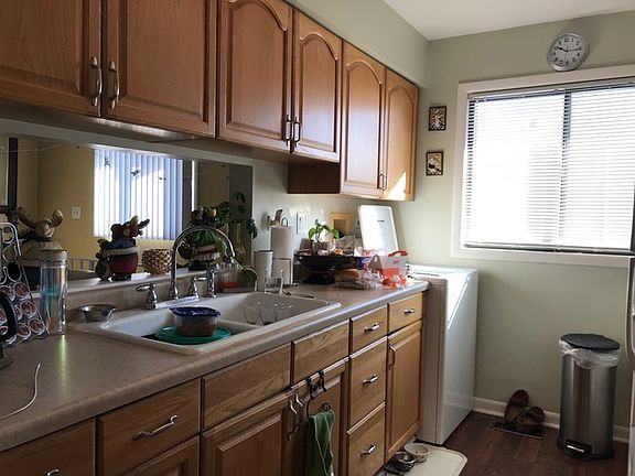 5th image of 29W558 Winchester Cir N Unit 4N
