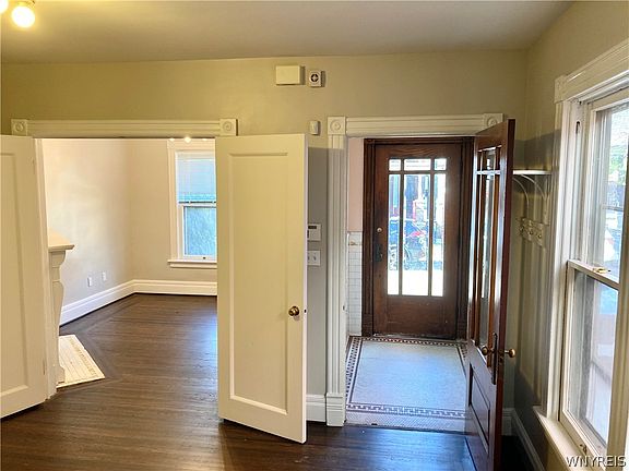2nd image of 62 Trinity Pl