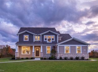 624 E Pioneer Trl, Aurora, OH 44202