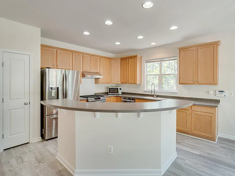 74 Pike Pl — Photo 15