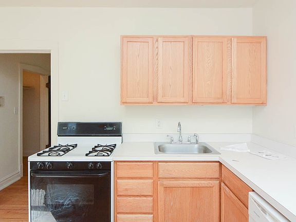 3rd image of 4309 N Francisco Ave #F2