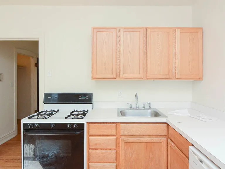 4309 N Francisco Ave #F2 — Photo 3