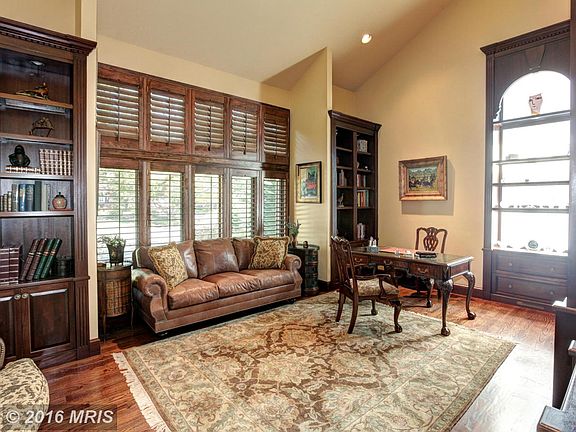 5th image of 11513 Twining Ln