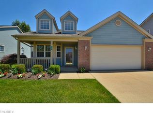 8685 Kingfisher Ln, Macedonia, OH 44056
