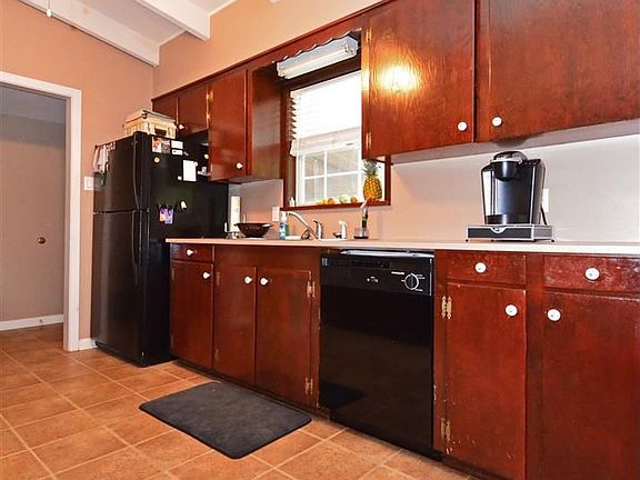 4th image of 3313 Terrace Dr
