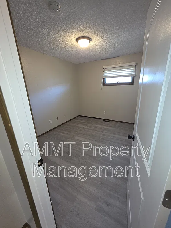 2 bed, 1.0 bath, $850 — Photo 3