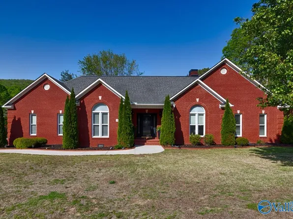 2419 Preston Ridge Dr SE, Brownsboro, AL 35741