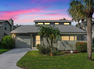 911 NE Dahoon Ter, Jensen Beach, FL 34957