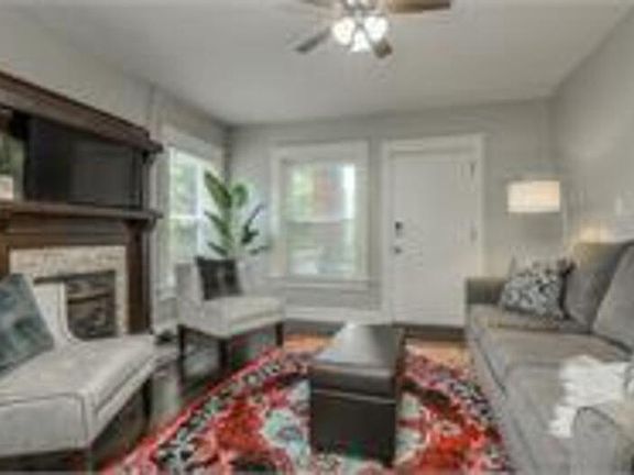 3rd image of 2710 Holmes St #3S