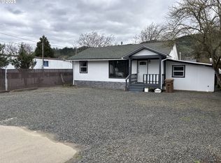1124 N Old Pacific Hwy, Myrtle Creek, OR