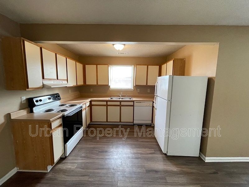 1st image of 41 Florida Park Cir #202