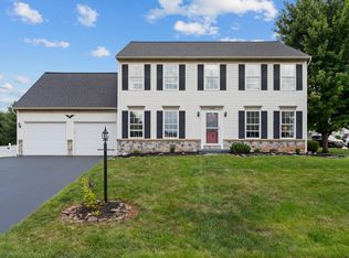 2768 Sparrow Dr, York, PA 17408