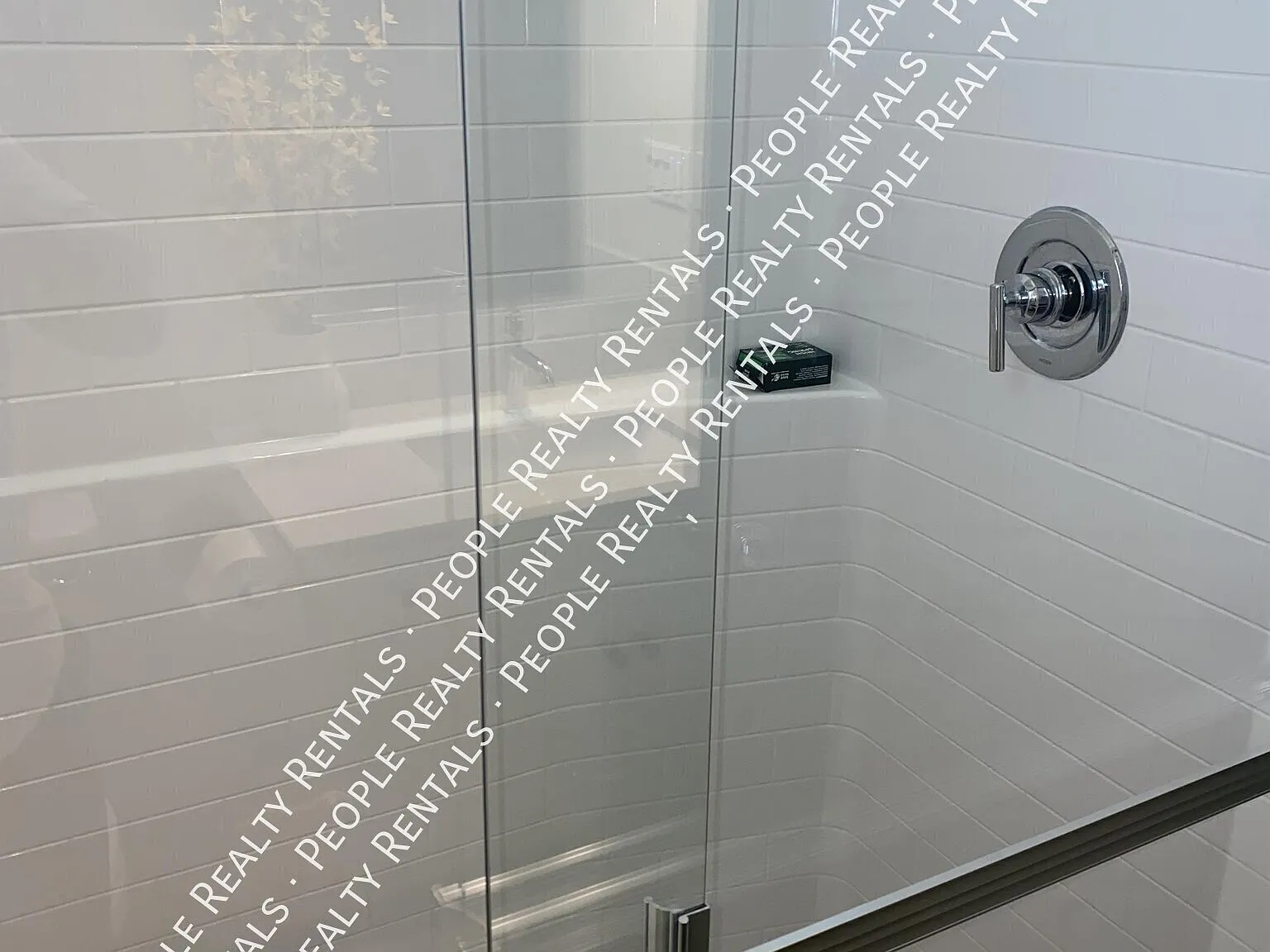 1 bed, 400 sqft, $1,427 — Photo 4