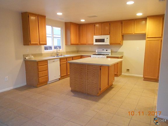 3rd image of 142 Sunnyside Ct