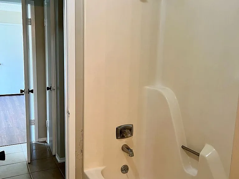 5120 Everett Ln — Photo 6