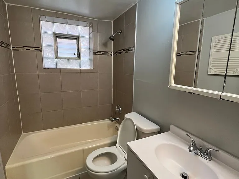 312 Yates Ave — Photo 7