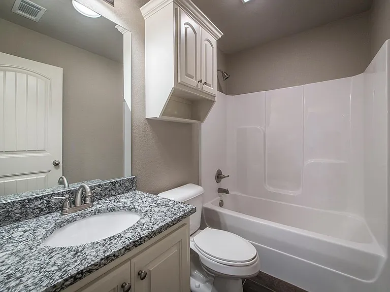 29 Newcastle Dr — Photo 18