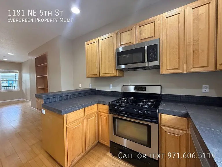 1181 NE 5th St — Photo 20