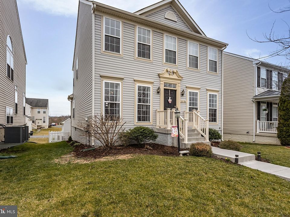1st image of 1221 Fairfax St