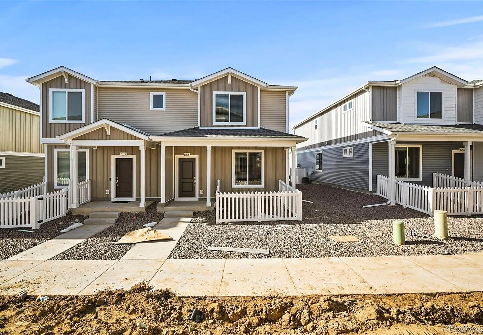 3 bed, 2.5 bath, 1490 sqft, $2,300 — Photo 1