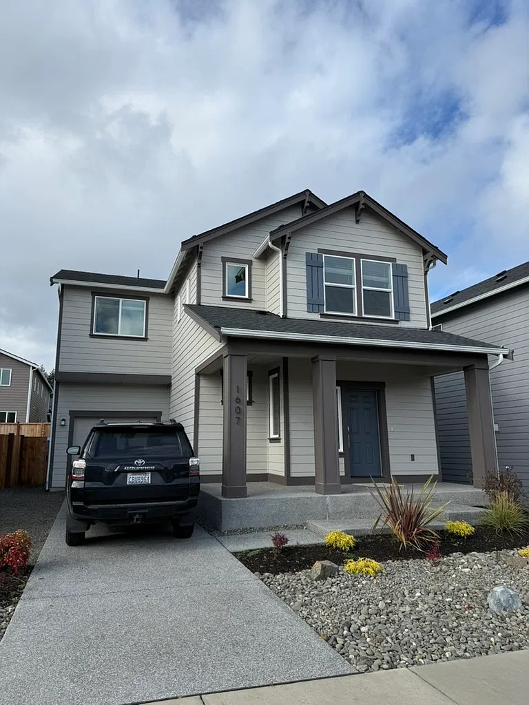 3 bed, 2.5 bath, 1656 sqft, $2,800 — Photo 1