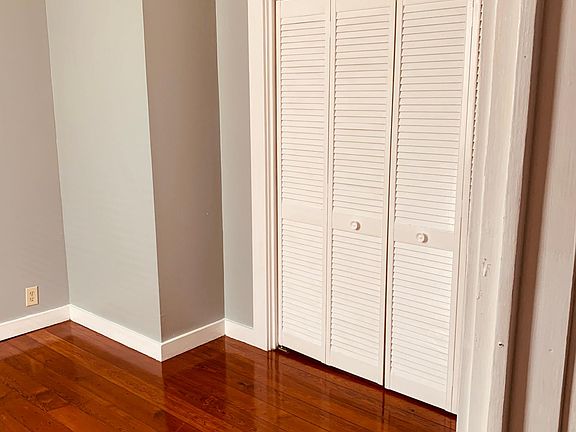 5th image of 343 Joseph St #343