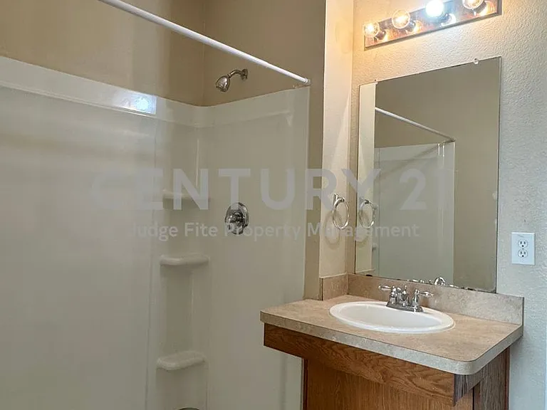 2146 Stonebrook Ln — Photo 9