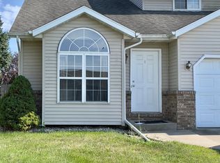 120 Eagle Ridge Dr, Chatham, IL 62629