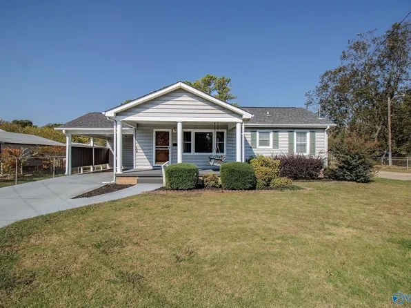 725 Green Acres Dr, Talladega, AL 35160