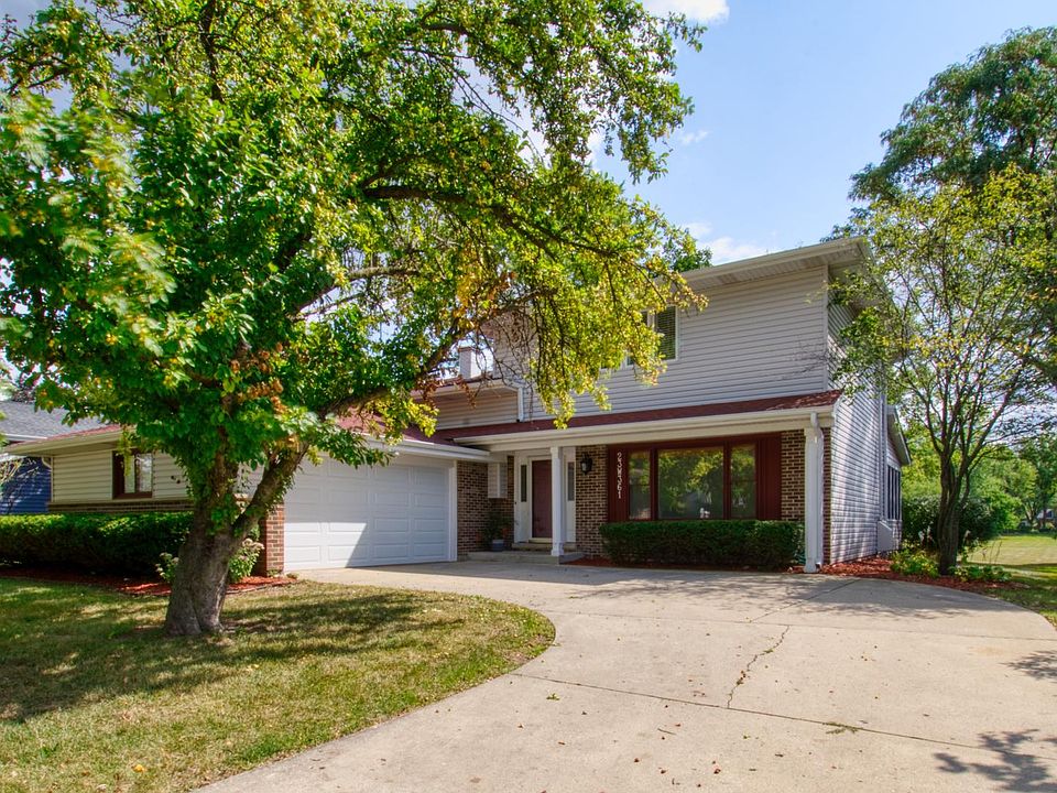 1st image of 23W361 Woodcrest Ct W