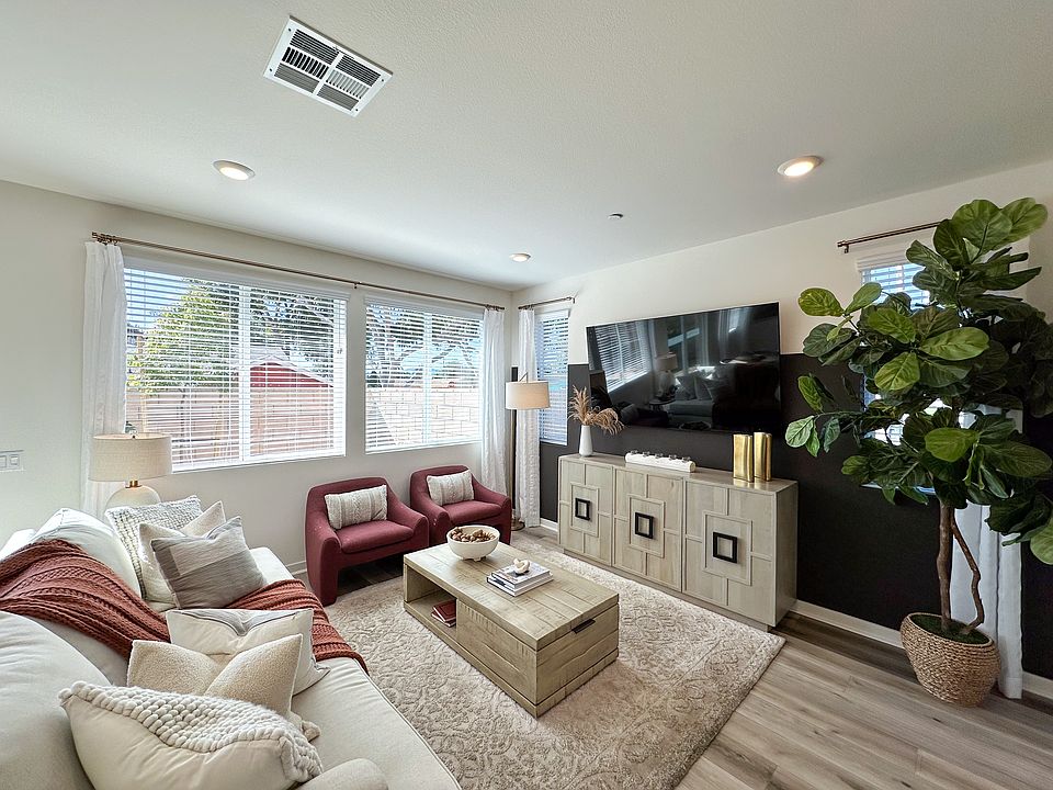 1st image of 3057 Carizzo Dr