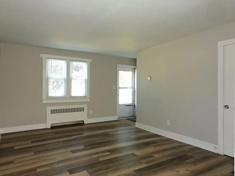 307 W Little Creek Rd #C — Photo 8