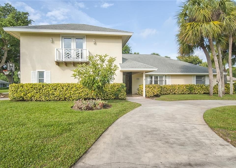 1st image of 1013 Poitras Dr