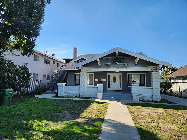 1803 S Van Ness Ave — Photo 1