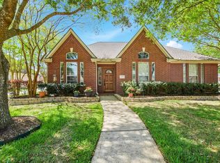 2875 Wimbledon Ln, Friendswood, TX 77546