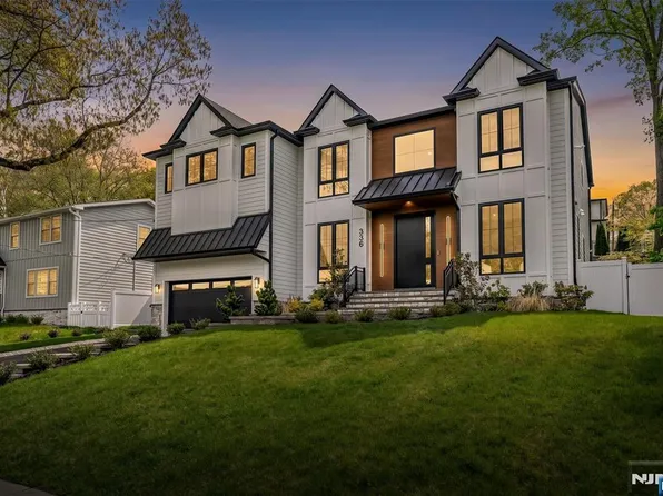 336 Lockwood Dr, Paramus, NJ 07652