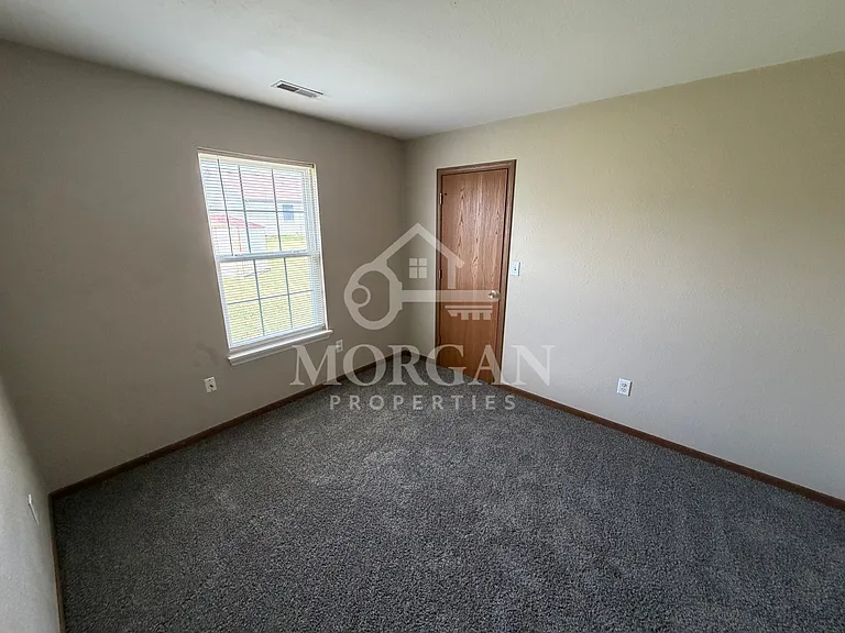1216 Wolf Run Ct — Photo 8