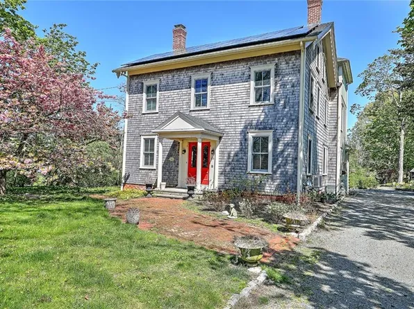 69 Annawamscutt Rd, Barrington, RI 02806