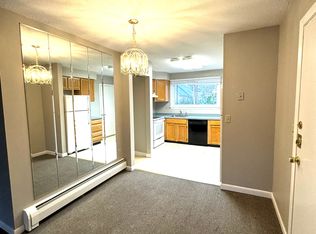4 Bradford Dr #D, Greenfield, MA 01301