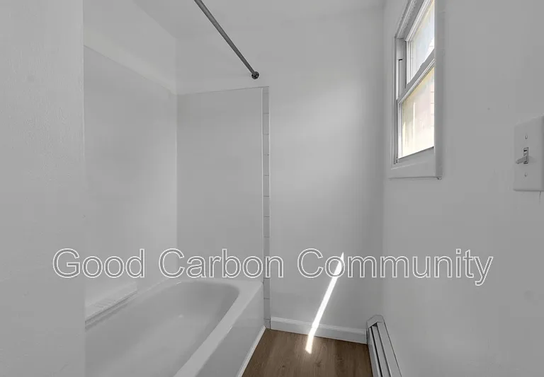 3904 Seneca St #A — Photo 15