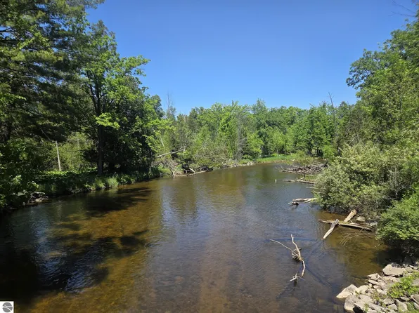 5172 W Pickard Rd, Mount Pleasant, MI 48858