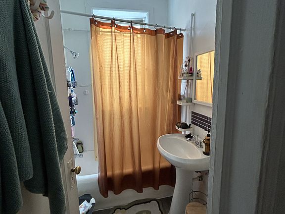 5th image of 2021 N Humboldt Blvd APT 1E